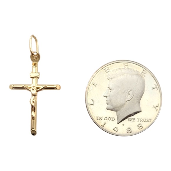 14 Karat Yellow Gold Crucifix Pendant #20903 - Picture 10 of 12